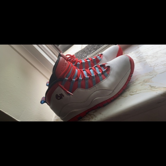 Selling old basketball shoes that just sit around. - Picture 2 of 2